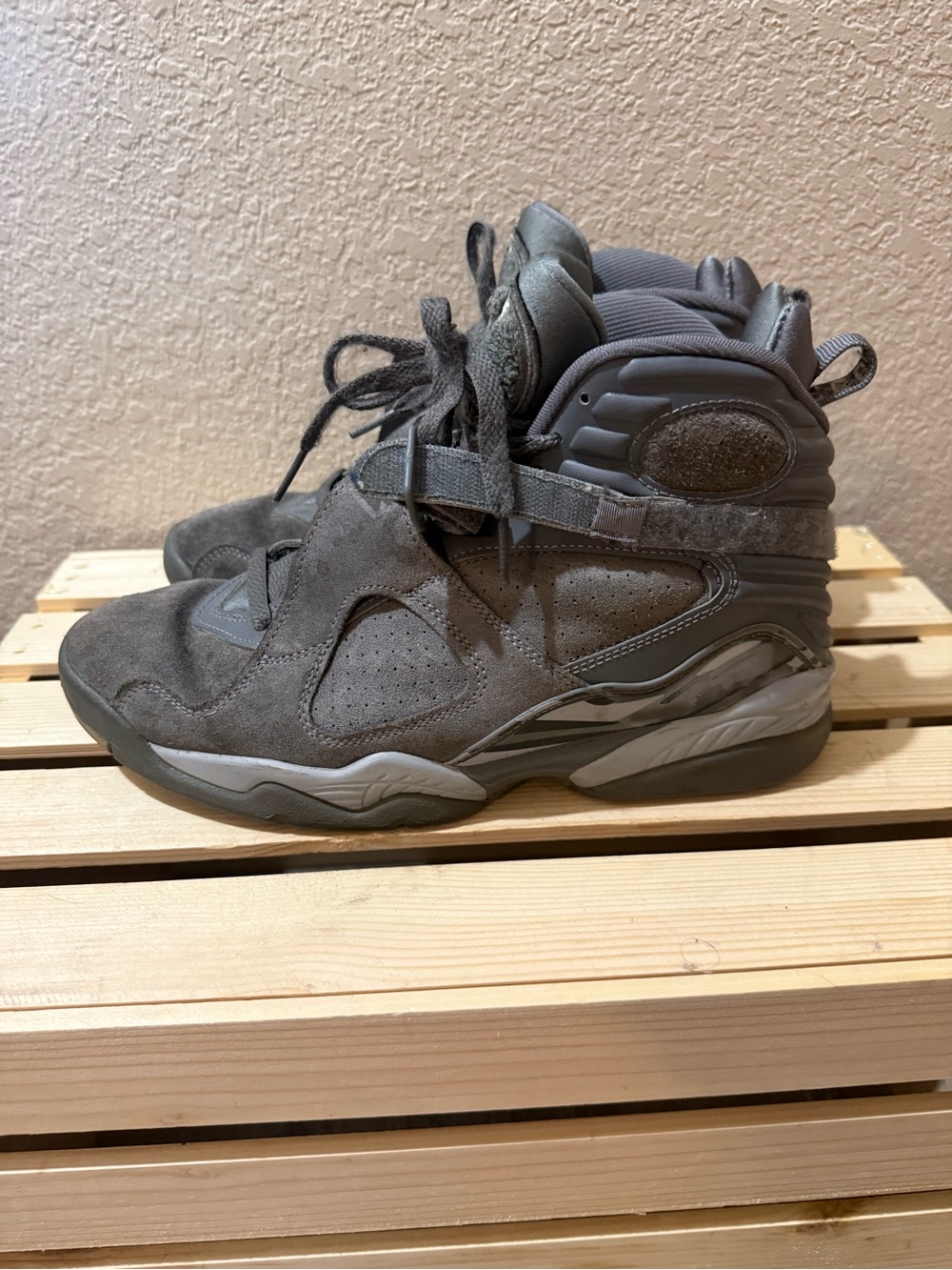 Jordan 8 Retro “Cool Gray “ - Picture 2 of 6